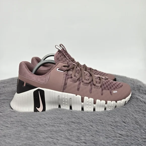 New Nike Free Metcon 5 'Smokey Mauve' Women's Workout Shoes Size 8.5 - Picture 3 of 8